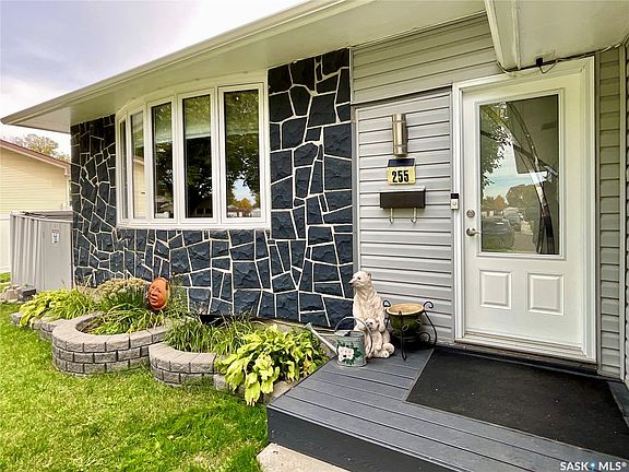 2nd image of 255 Litzenberger Crescent