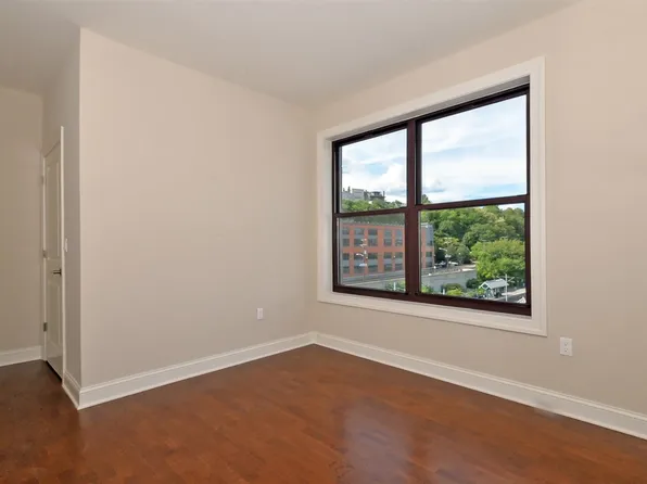 100 Marshall Street image 8 of 15