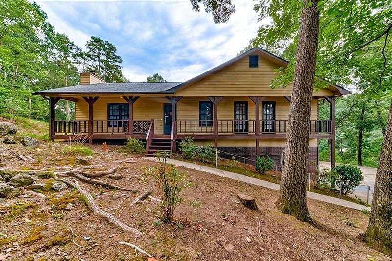 1st image of 339 Hill Crest Cir