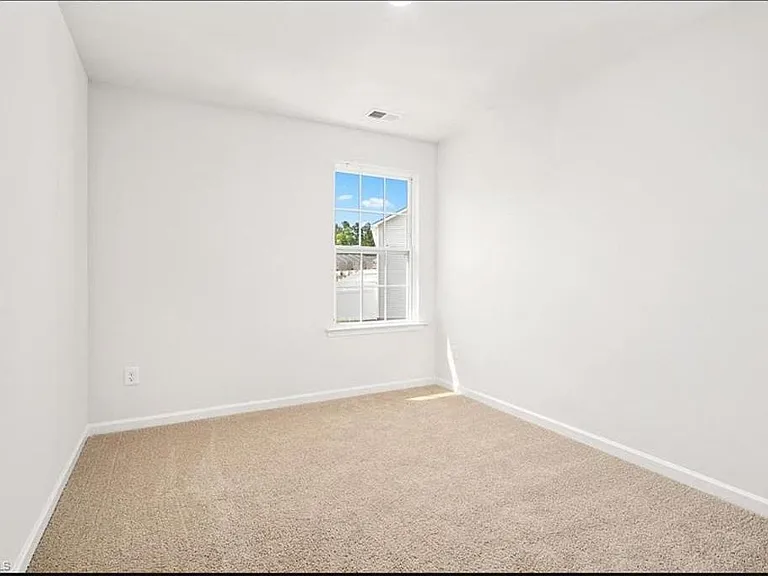 171 Moyer Dr — Photo 4