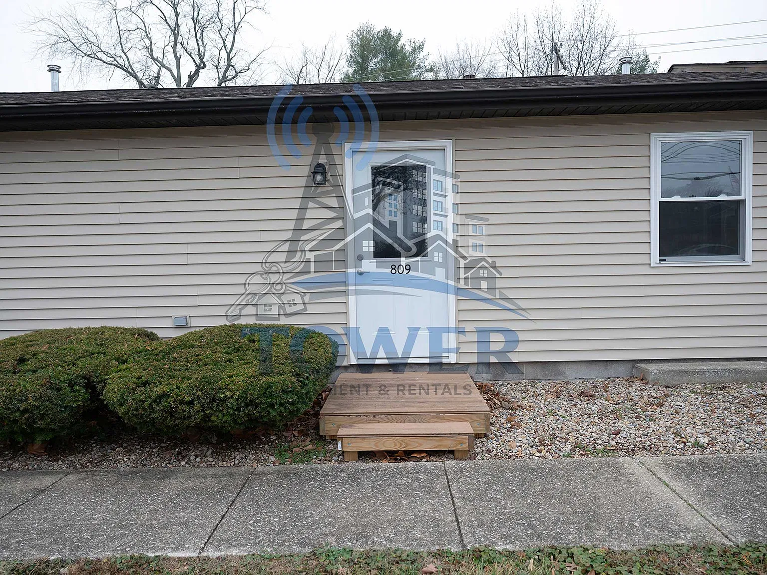 809 N Main — Photo 1