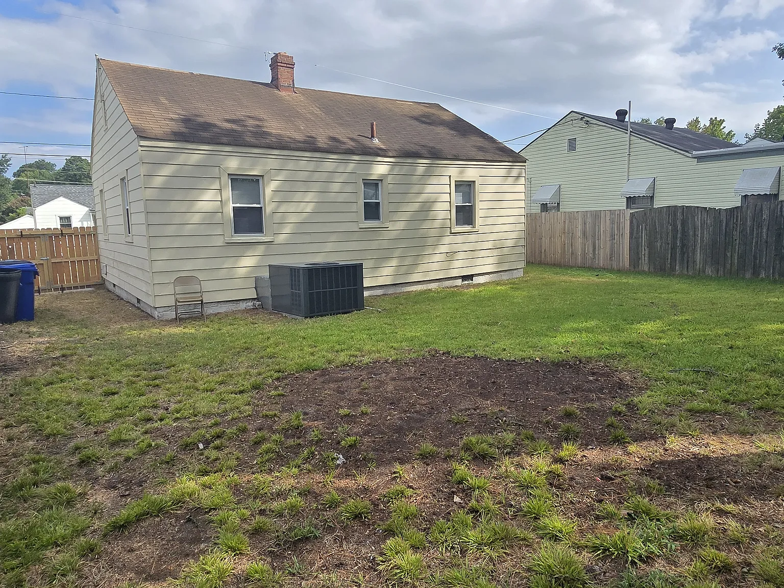 2 bed, 720 sqft, $1,560 — Photo 2