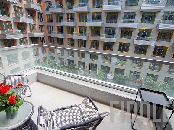 5th image of 10 Montieth St #827E