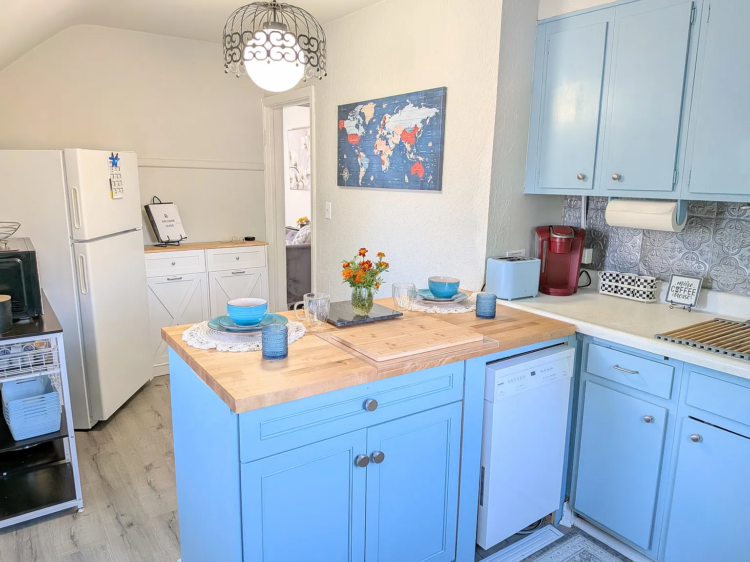 213 Leslie Ave — Photo 4
