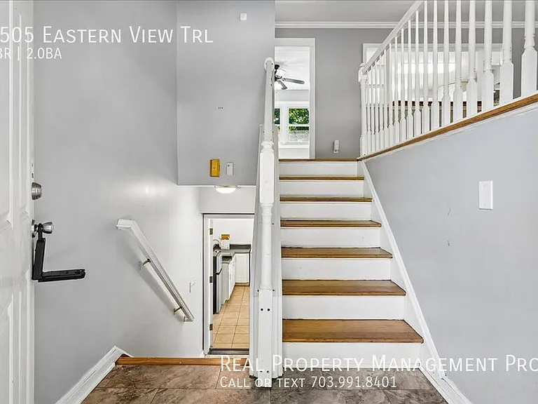 9505 Eastern View Trl — Photo 2