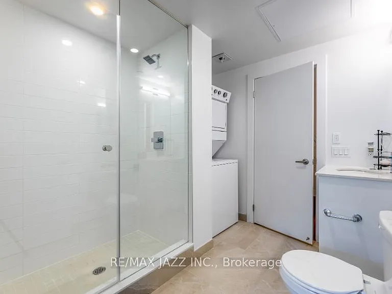 80 Bond St E #1220 — Photo 6