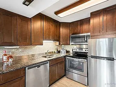 1 bed, 760 sqft, $1,950 — Photo 3