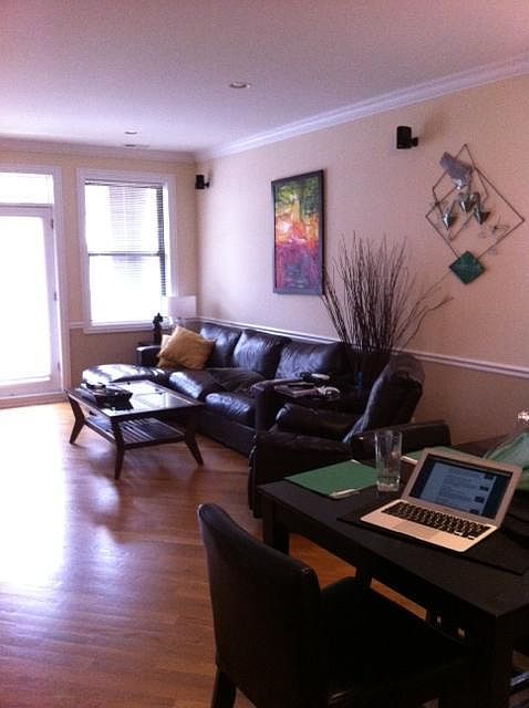 1st image of 3229 N Kenmore Ave #1S