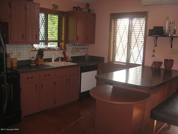 5th image of 153 Deer Trail Dr