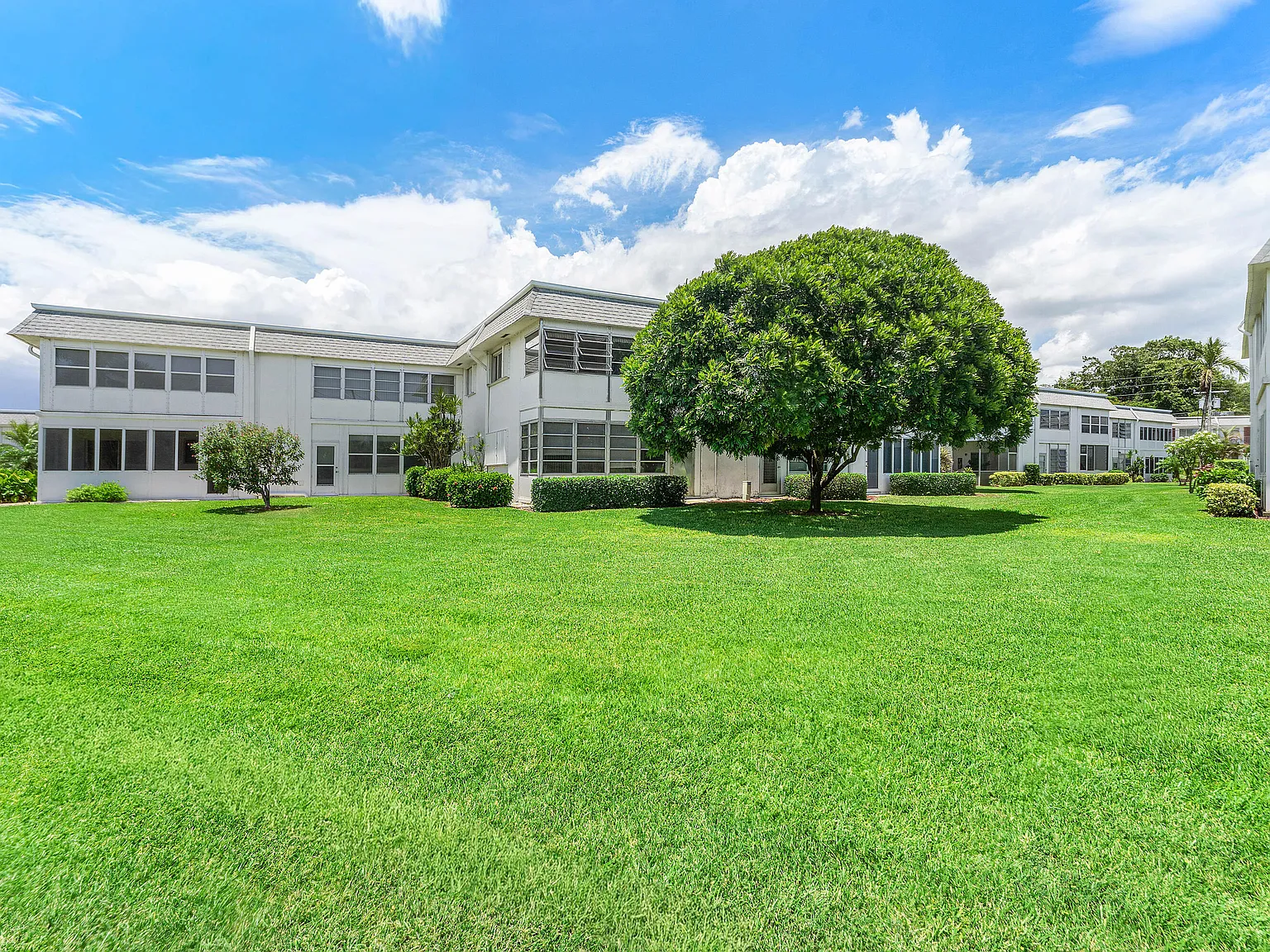 2 bed, 2.0 bath, 819 sqft, $1,800 — Photo 4