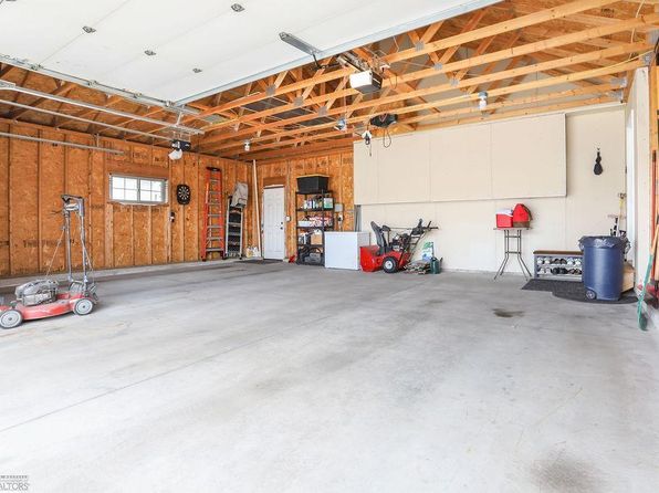 3505 Harrison St S, Fargo, ND 58104