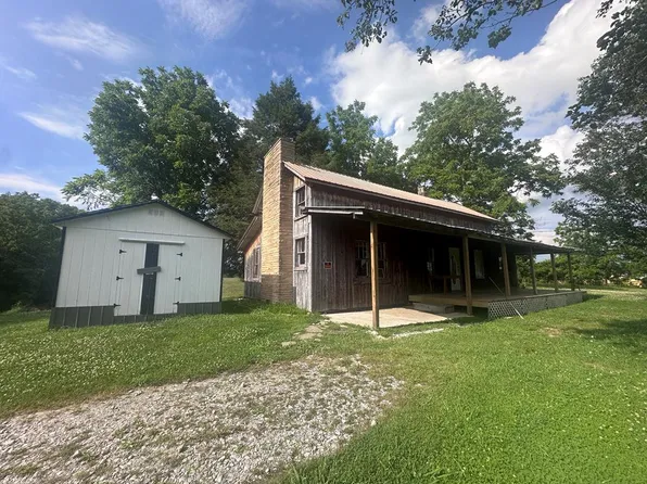 1671 Taylor Place Rd, Jamestown, TN 38556