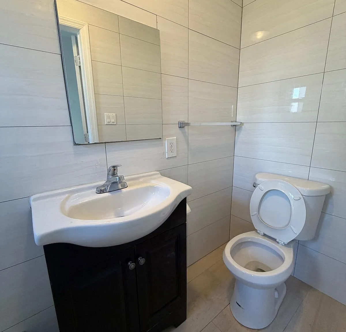 1 bed, 1000 sqft, $2,100 — Photo 3