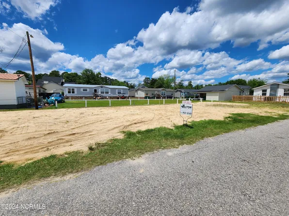 27 Moore Street, Elizabethtown, NC 28337