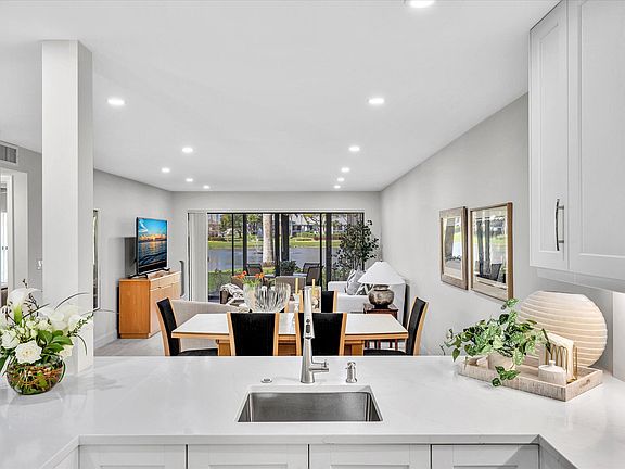 4th image of 5056 Oakhill Lane #815