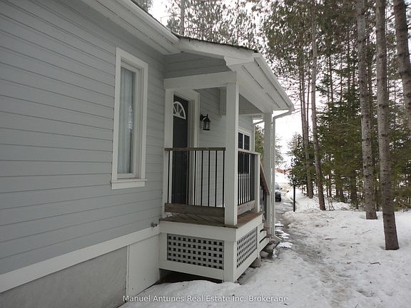 4th image of 829 River Rd E