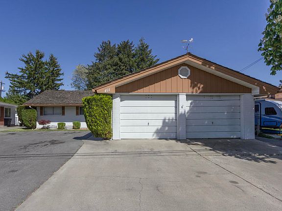 2nd image of 411 S 32nd Ave
