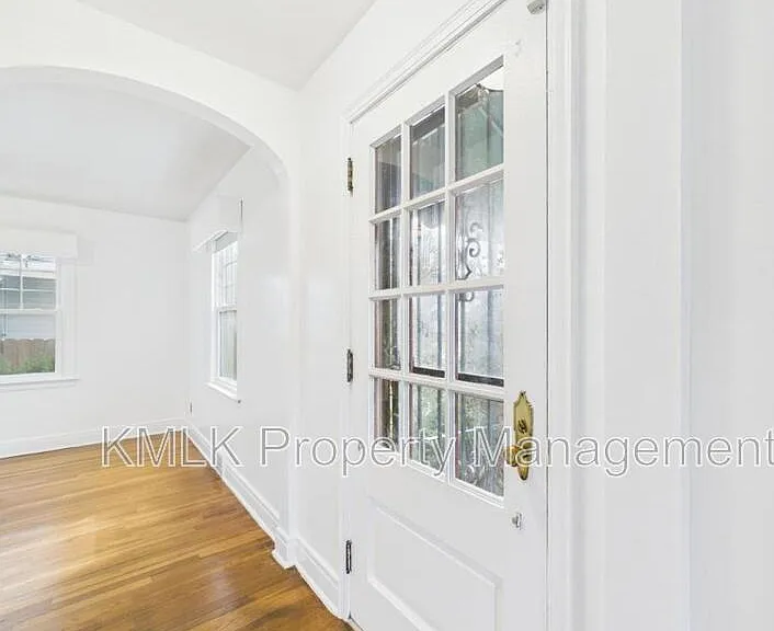407 Washington St NE — Photo 7