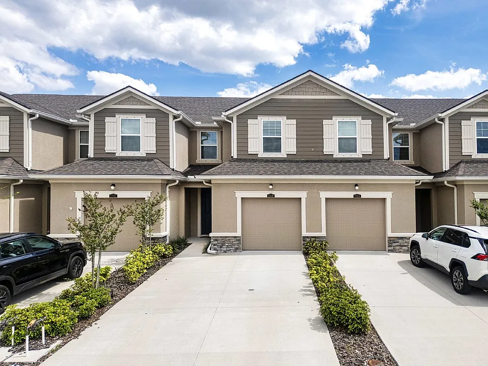 11518 Rolling Green Dr