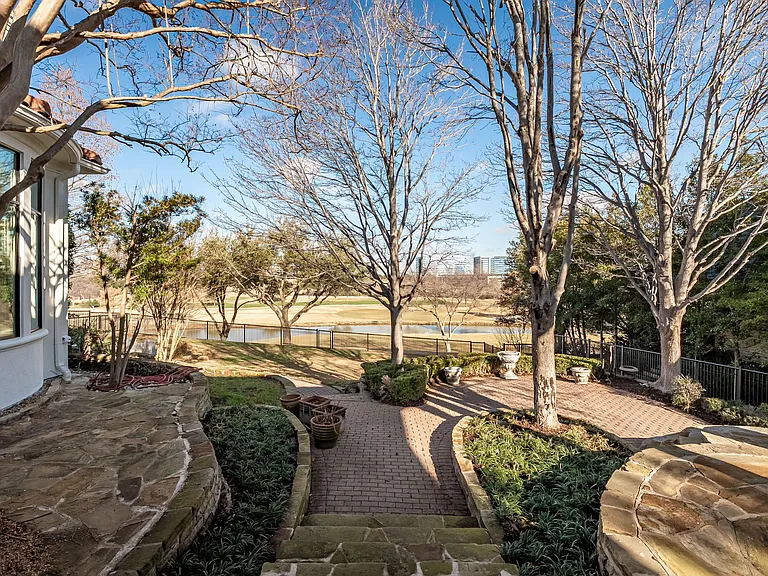 4624 Byron Cir — Photo 51