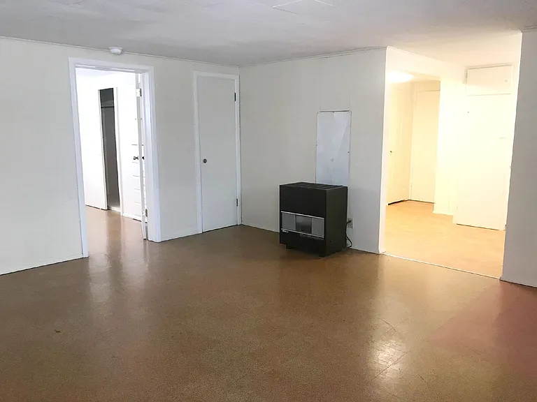 475 E 12th Ave #D — Photo 4
