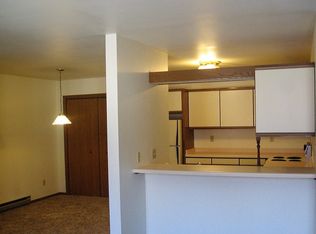 173 Wolf Run #8, Mukwonago, WI 53149