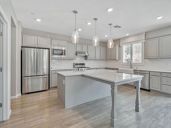 5th image of 3057 Garden Farms Ave
