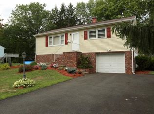 9 Hunter Pl, West Nyack, NY 10994