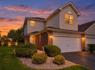 440 Coventry Cir, Glendale Heights, IL 60139