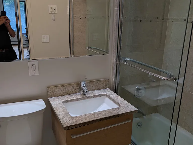 1155 Warburton Ave #12G — Photo 20