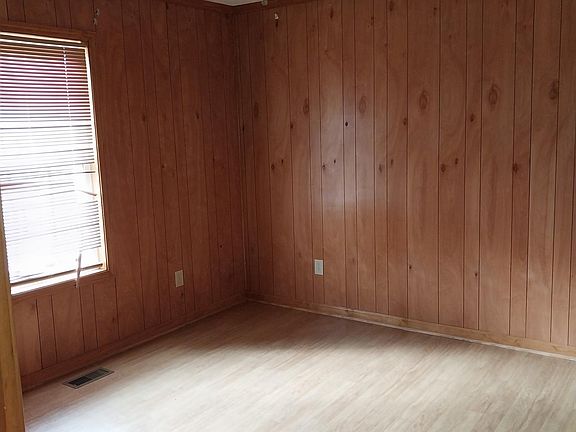 5th image of 504 S 10th St