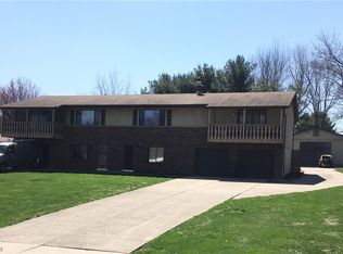 3892-3896 Lake Vista Rd, Akron, OH 44319