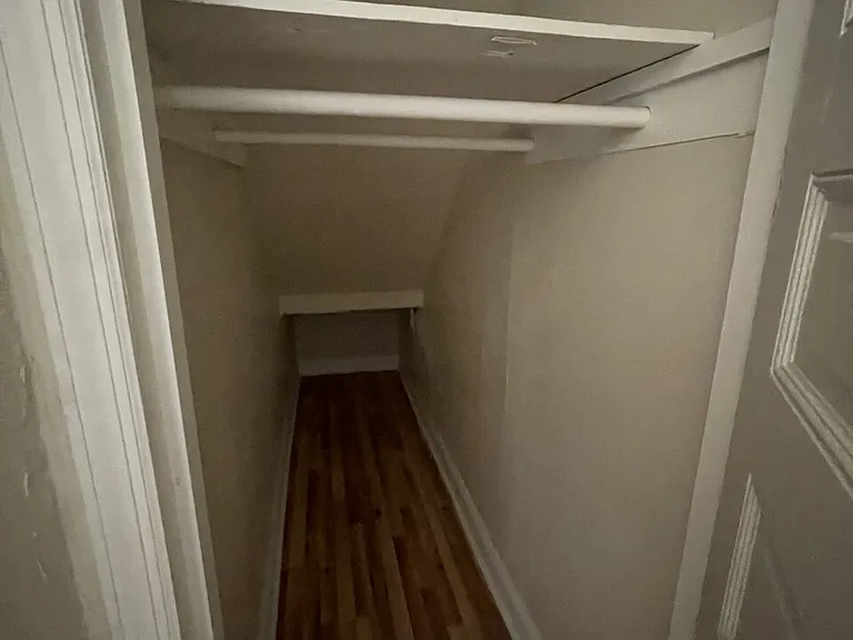 332 Stratford Ave — Photo 16