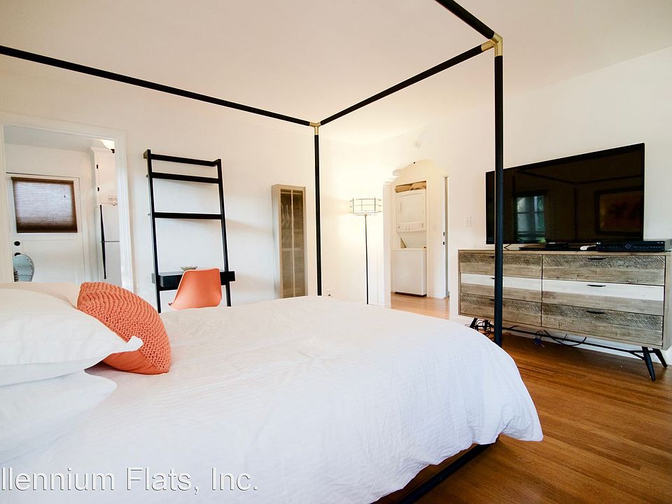 1st image of 670 N El Camino Real APT 4