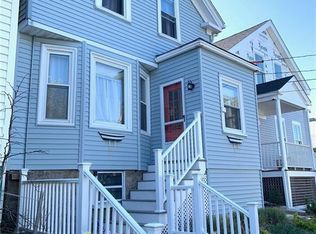 65 1/2 Roseneath Ave, Newport, RI 02840
