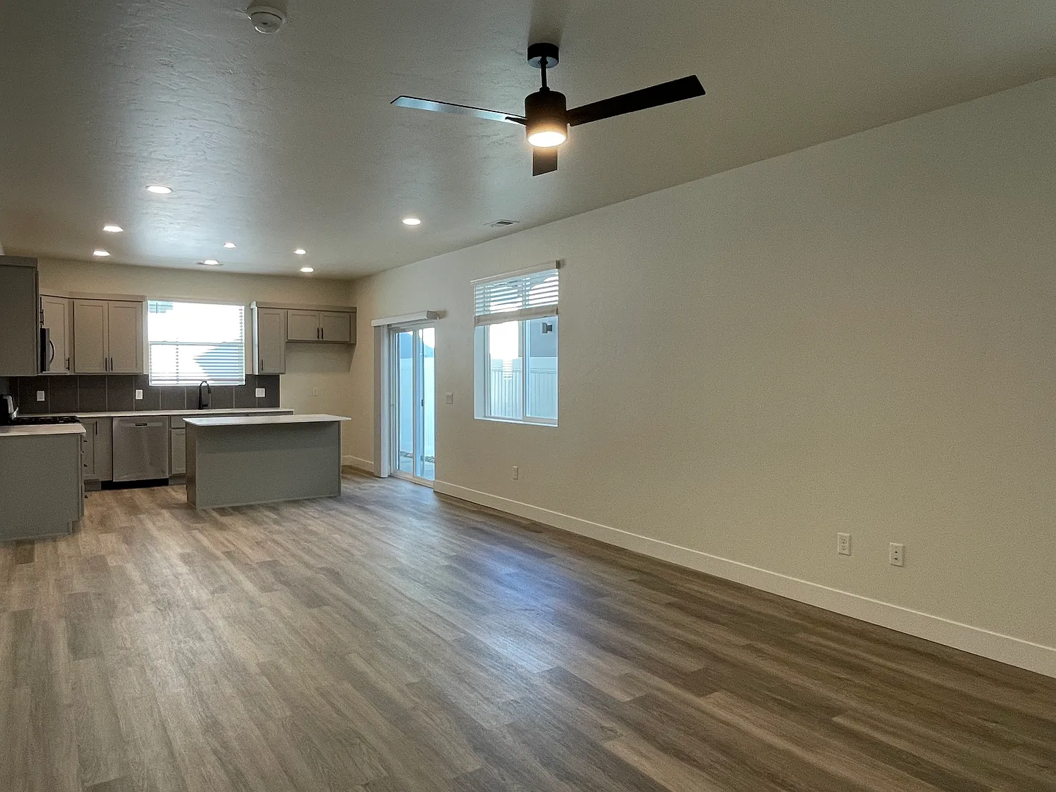 3 bed, 2.5 bath, 1995 sqft, $2,750 — Photo 4