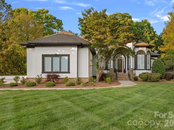 106 Lightship Dr, Mooresville, NC 28117