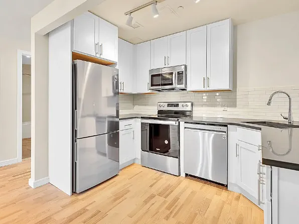 25-79 31st St #7B, Astoria, NY 11102