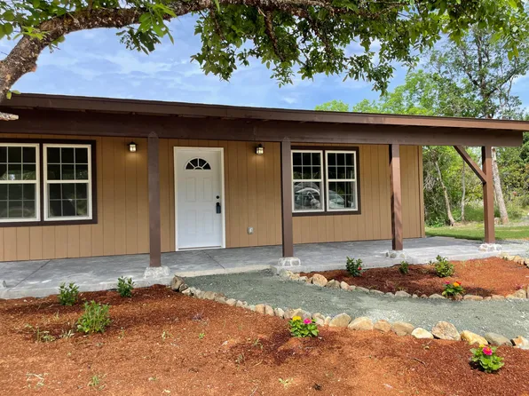 656 Pleasant Valley Rd, Merlin, OR 97532