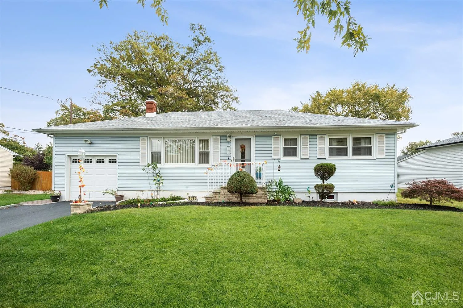 1715 Jerome St photo 1