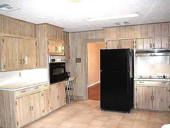 3rd image of 210 Aqua Dr
