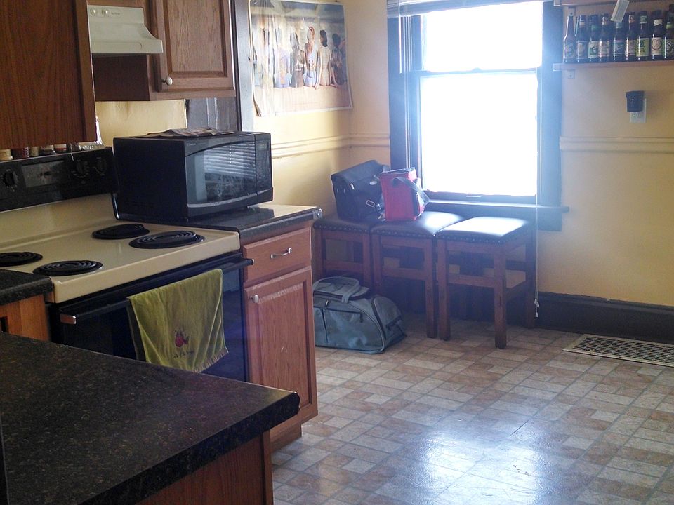 2nd image of 1824 E Thomas Ave