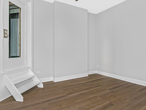 4th image of 805 N Wabash Ave #42-2E