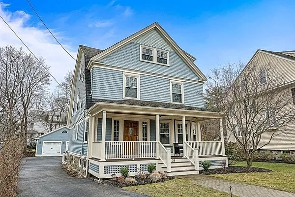 34 Glen Rd — Photo 2
