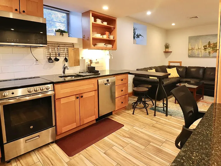 182 Babcock St #1R — Photo 1