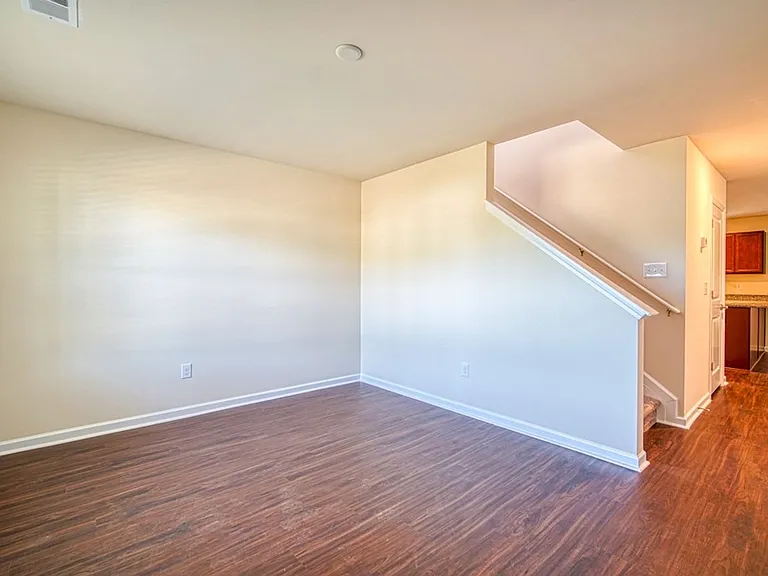 572 Millsgate Cir — Photo 8