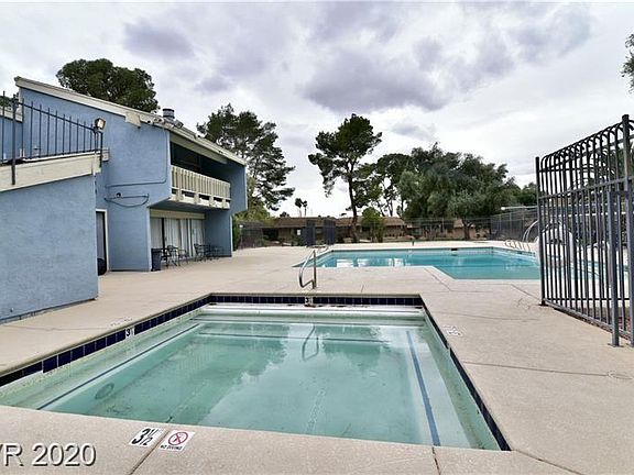 4th image of 2461 Paradise Village Way