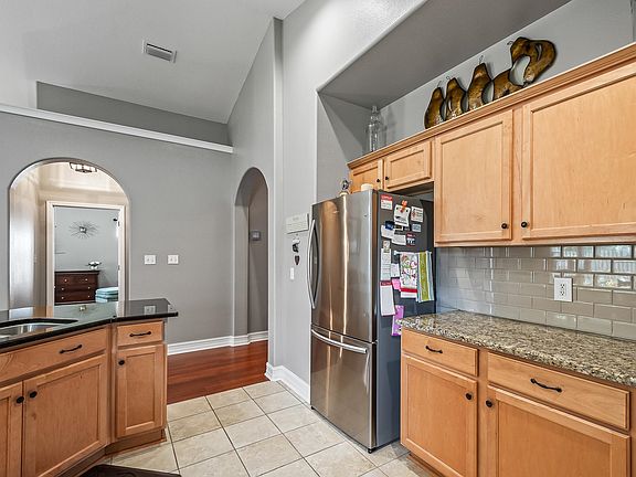 4th image of 3325 Dry Creek Dr