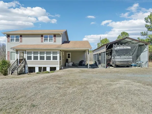 2303 Clacie Ln, Liberty, NC 27298