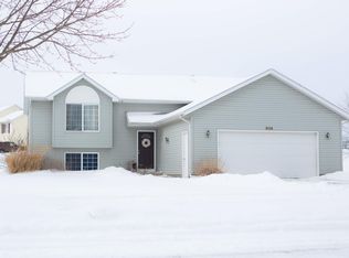 304 Voyager Ct, Wayland, MI 49348